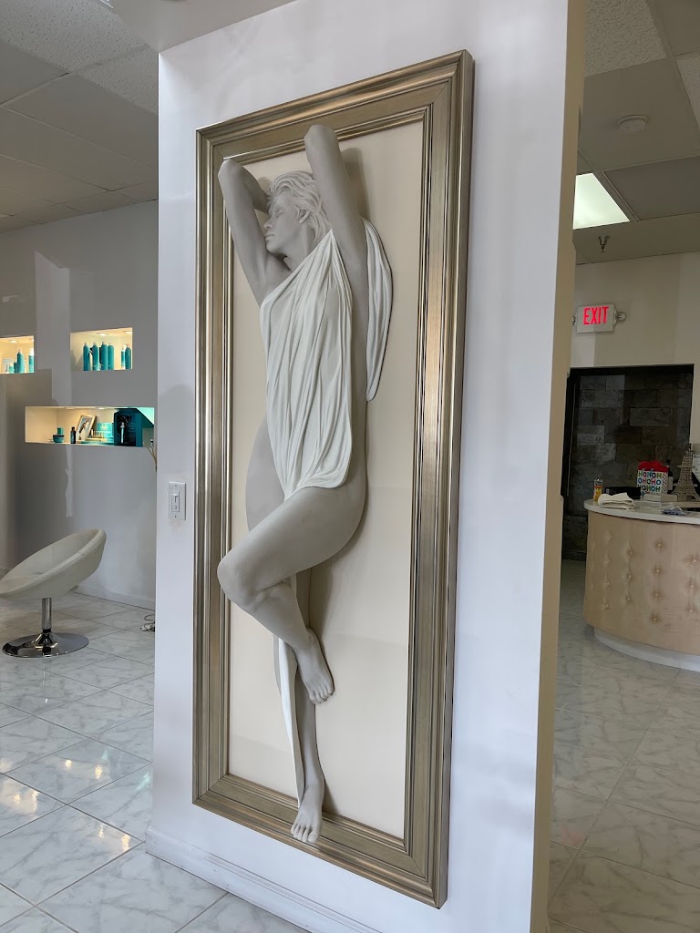 Maricell Salon & Spa 33040