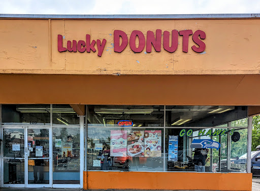 Donut Shop «Lucky Donuts», reviews and photos, 140 SW 152nd St, Seattle, WA 98166, USA