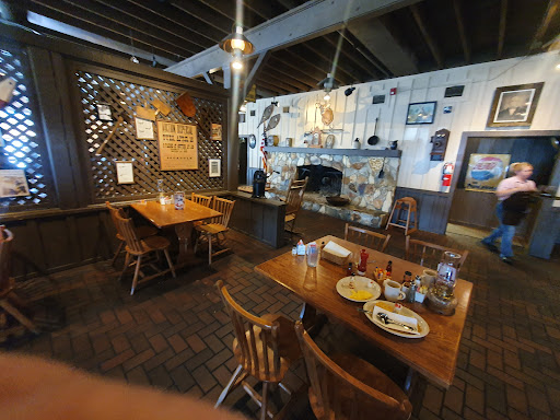 American Restaurant «Cracker Barrel Old Country Store», reviews and photos, 1824 W Lucas St, Florence, SC 29501, USA
