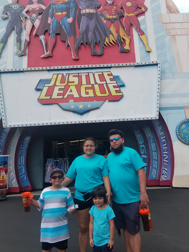 Shopping Mall «Looney Tunes Mall - Six Flags Over Texas», reviews and photos, 2201 E Road to Six Flags St, Arlington, TX 76011, USA