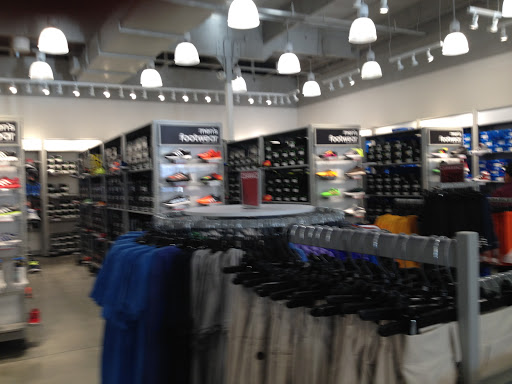 Shopping Mall «Gilroy Premium Outlets», reviews and photos, 681 Leavesley Rd, Gilroy, CA 95020, USA