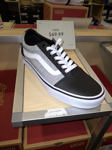 Shoe Store «DSW Designer Shoe Warehouse», reviews and photos, 1360 S Washington St, North Attleborough, MA 02760, USA