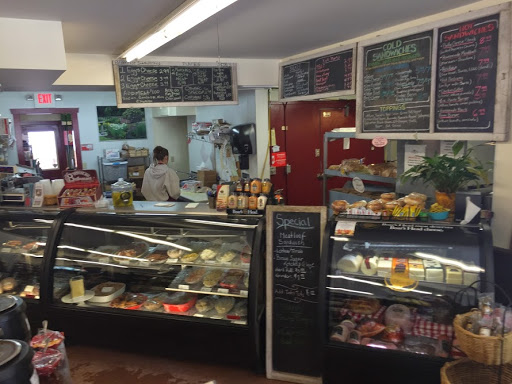 Grocery Store «Cornwall Country Market», reviews and photos, 25 Kent Rd S, Cornwall Bridge, CT 06754, USA