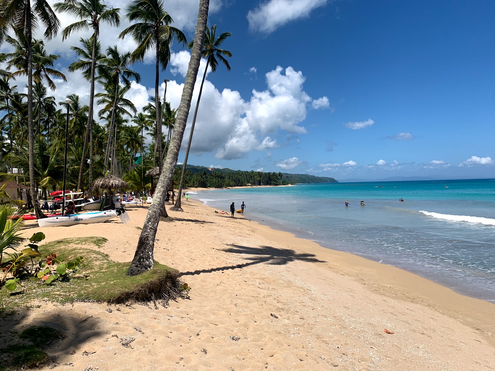 Photo of Sublime Beach Las Terrenas with bright sand surface