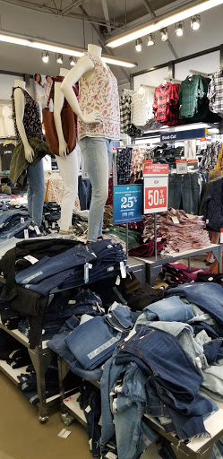 Clothing Store «Old Navy», reviews and photos, 36698 Bayside Outlet Dr, Rehoboth Beach, DE 19971, USA