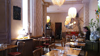 Atmosphère du Restaurant de spécialités asiatiques John Weng - Trousseau à Paris - n°8