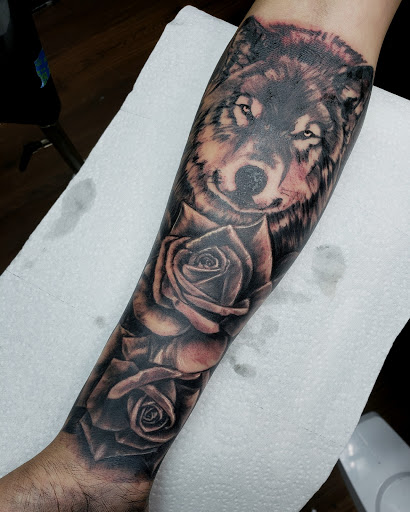 Tattoo Shop «GYPSY Soul», reviews and photos, 118 W Yosemite Ave, Manteca, CA 95337, USA