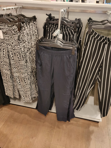 Stores to buy women's sweatpants Athens