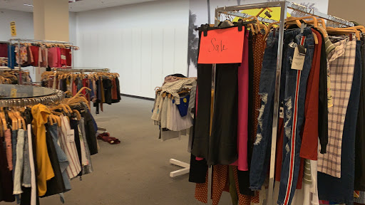 Clothing Store «Forever 21», reviews and photos, 200 Inland Center Dr, San Bernardino, CA 92408, USA