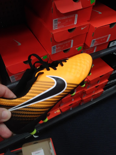 Sporting Goods Store «Big 5 Sporting Goods», reviews and photos, 3240 Broadway St, Eureka, CA 95501, USA