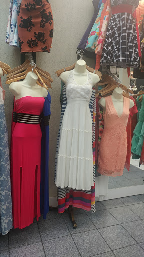 Shopping Mall «DeSoto Square Mall», reviews and photos, 303 301 Blvd W, Bradenton, FL 34205, USA