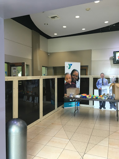 Indoor Swimming Pool «Weingart YMCA Wellness & Aquatic Center», reviews and photos, 9900 S Vermont Ave, Los Angeles, CA 90044, USA