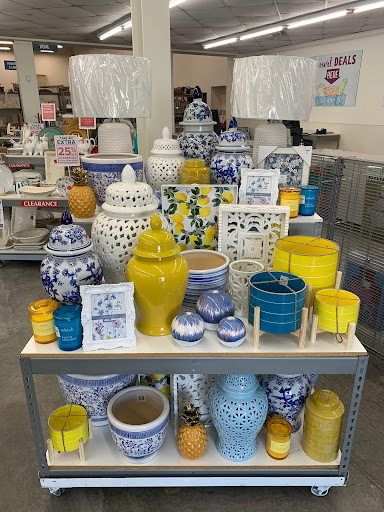 Home Goods Store «Tuesday Morning», reviews and photos, 2019 6th Ave SE, Decatur, AL 35601, USA