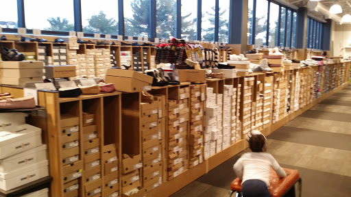 Shoe Store «DSW Designer Shoe Warehouse», reviews and photos, 10400 Old Georgetown Rd, Bethesda, MD 20814, USA
