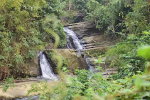 Way to Tuisoi Falls image