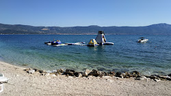 Slatine II beach'in fotoğrafı ve yerleşim