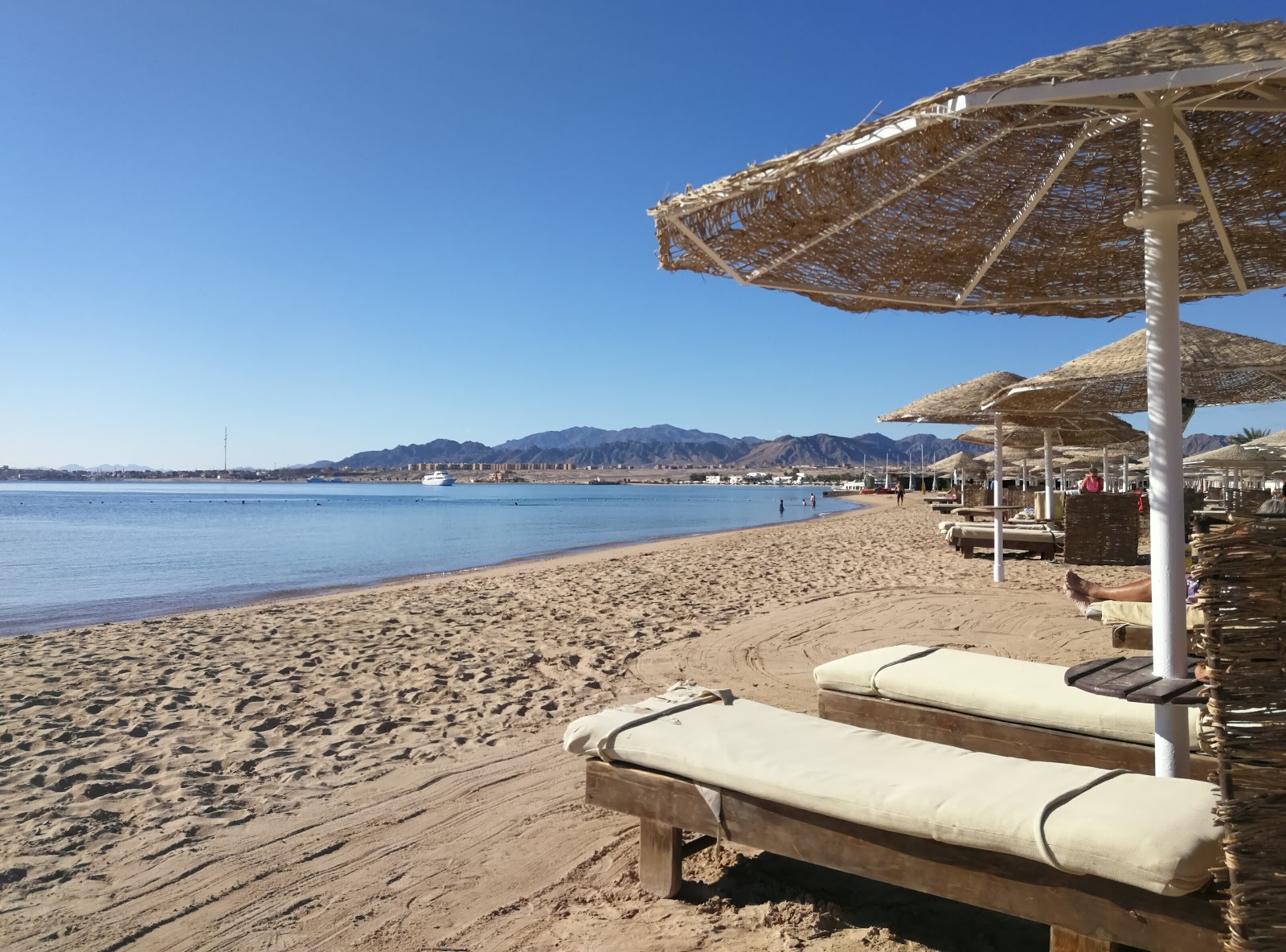 Safaga beach'in fotoğrafı birden fazla geniş koy ile birlikte