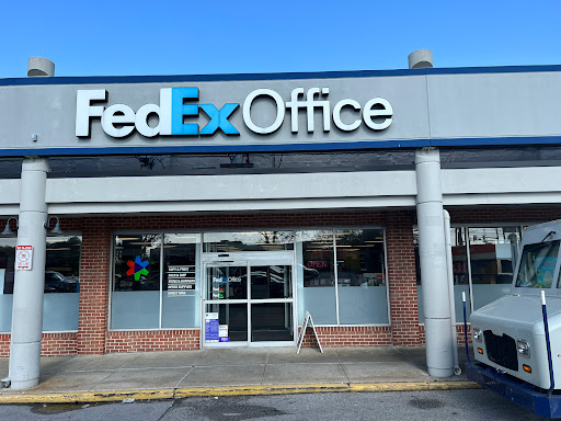 FedEx Office Print & Ship Center, 844 N Rolling Rd, Catonsville, MD 21228, USA, 