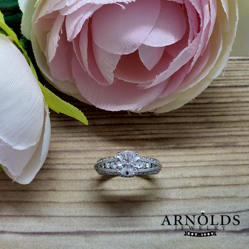 Jewelry Store «Arnold Jewelers», reviews and photos, 12293 Seminole Blvd, Largo, FL 33778, USA