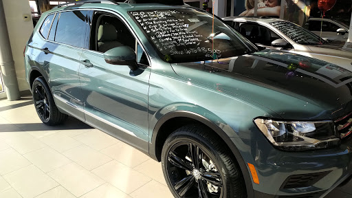 Volkswagen Dealer «Luther Westside Volkswagen», reviews and photos, 2370 MN-100, St Louis Park, MN 55416, USA