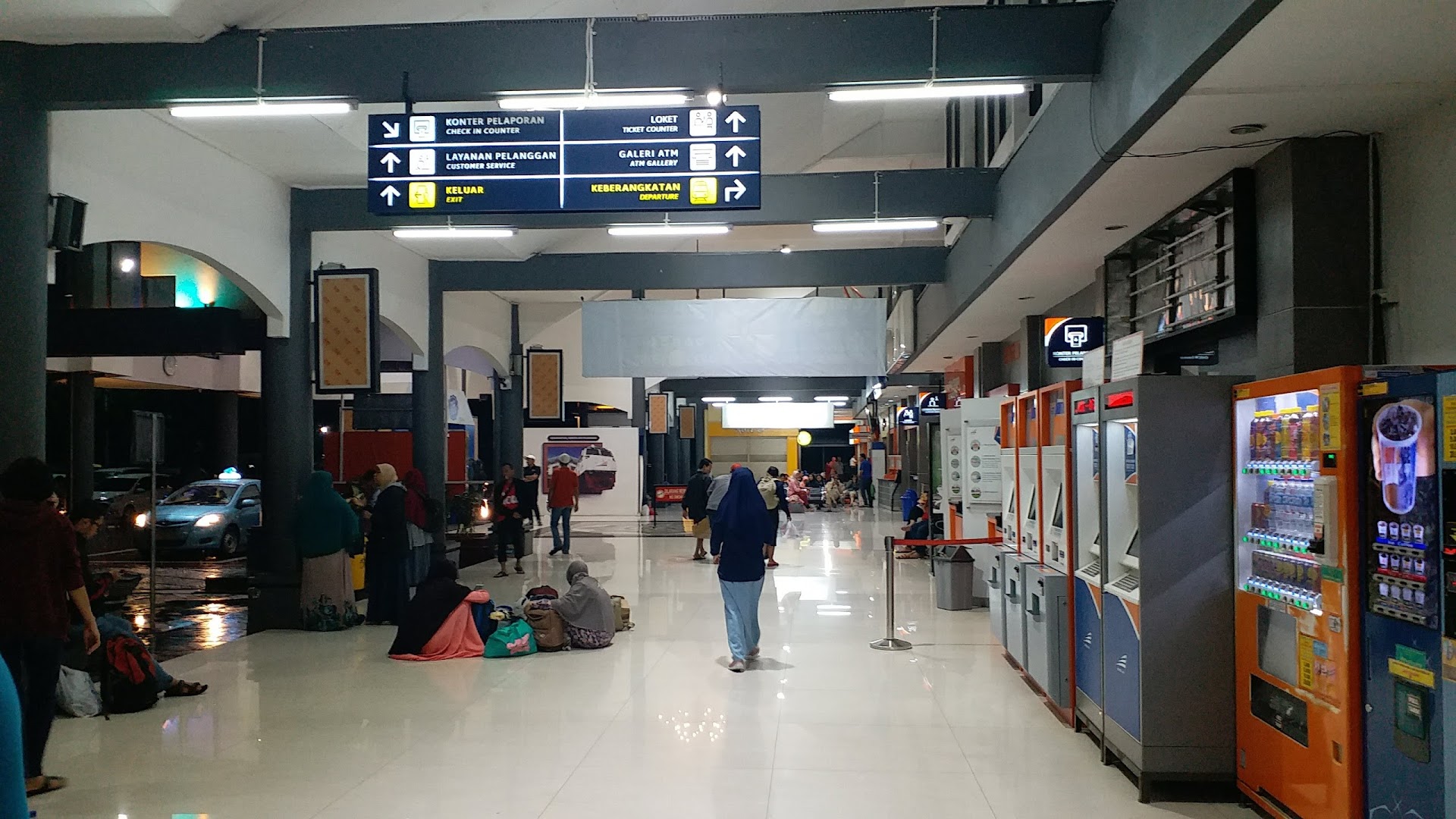 Stasiun Surabaya Gubeng Photo