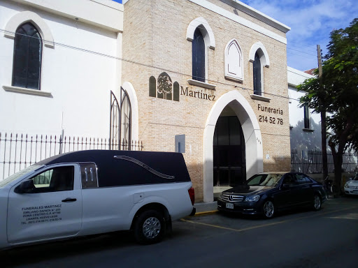 Capillas De Velacion Martinez en Linares