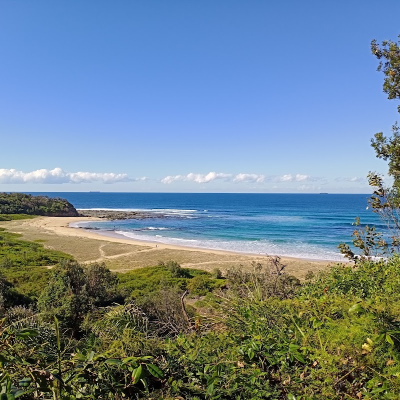 Bateau Bay Beach picnic area