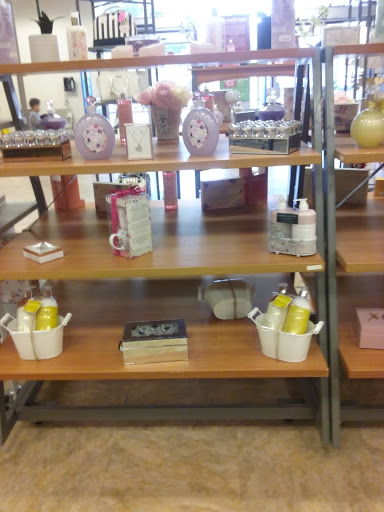 Clothing Store «Burlington Coat Factory», reviews and photos, 1264 E Gibson Rd, Woodland, CA 95776, USA