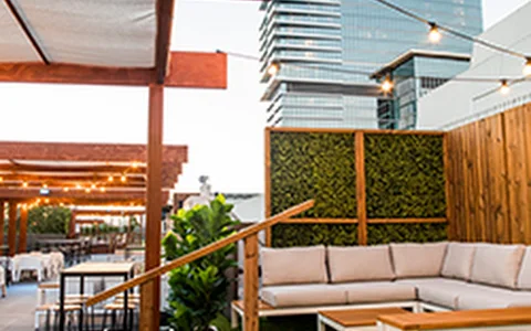 HI-LINE Rooftop Bar image