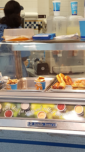 Shopping Mall «The Galleria Mall at White Plains», reviews and photos, 100 Main St, White Plains, NY 10601, USA