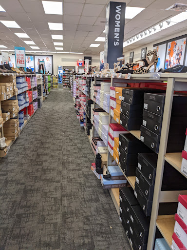 Shoe Store «Rack Room Shoes», reviews and photos, 2809 Battleground Ave, Greensboro, NC 27455, USA