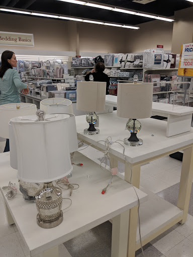 Department Store «T.J. Maxx and HomeGoods», reviews and photos, 7349 Lemont Rd, Downers Grove, IL 60516, USA