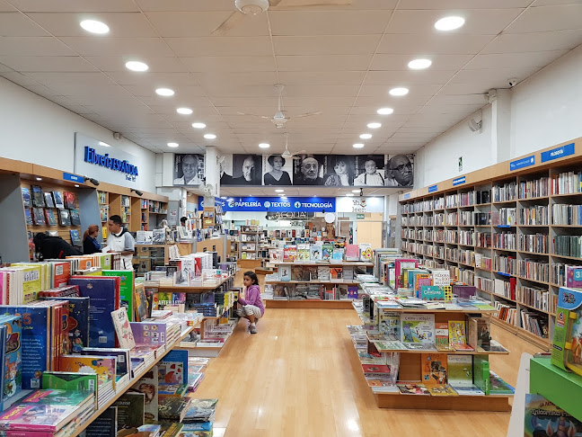 Opiniones de Librería Española CCI en Quito - Librería