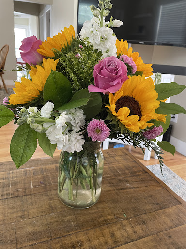 Florist «Lollipops & Roses Florist», reviews and photos, 450 Salem St, Medford, MA 02155, USA