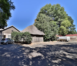 Elizabeth Lodge photo