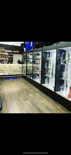 Tobacco Shop «Six Fifty Smoke Shop», reviews and photos, 2394 Junipero Serra Blvd, Daly City, CA 94015, USA