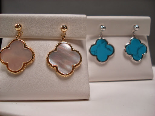 Jewelry Store «Mark Puglise Jewelers», reviews and photos, 3714 Whitney Ave #2, Hamden, CT 06518, USA