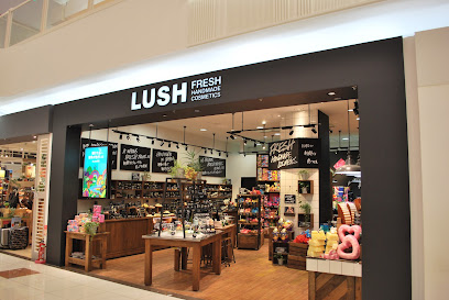 LUSH 青森ELM店