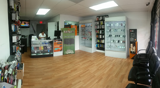 Cell Phone Store «Cell Phones Universe», reviews and photos, 1800 Palm Ave, Hialeah, FL 33010, USA