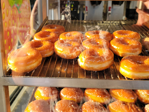 Donut Shop «The Donut Man», reviews and photos, 915 E Rte 66, Glendora, CA 91740, USA