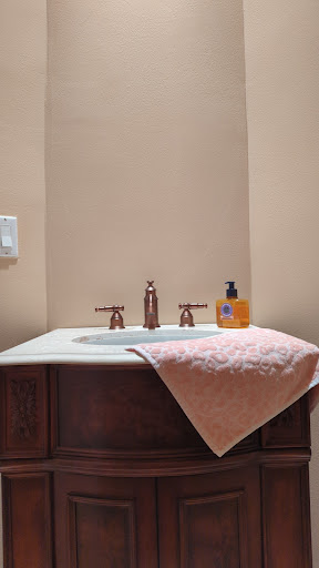 Luka Bathroom en Wellington