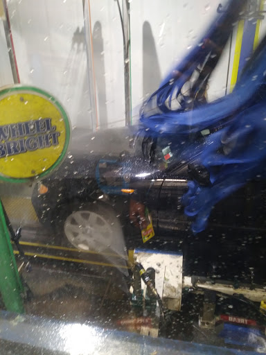 Car Wash «Wash N Roll Car Wash & Auto Repair», reviews and photos, 120 W Suffolk Ave, Central Islip, NY 11722, USA