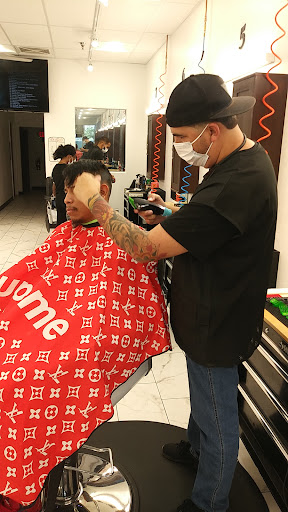 Barber Shop «In & Out 2 Barbershop & Salon», reviews and photos, 2147 E Semoran Blvd, Apopka, FL 32703, USA