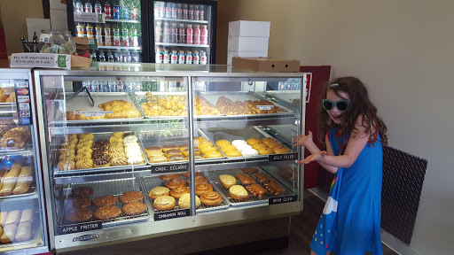 Donut Shop «Family Donut Shop», reviews and photos, 2100 N Northgate Way, Seattle, WA 98133, USA