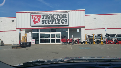 Tractor Supply Co., 176 Finley Rd, Belle Vernon, PA 15012, USA, 