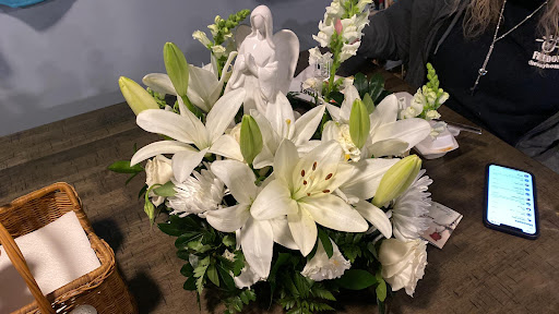 Florist «Mayfield Floral Inc.», reviews and photos, 6109 Mayfield Rd, Mayfield Heights, OH 44124, USA