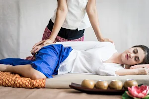 Lilas Thaï Massage image