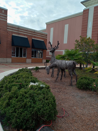 Movie Theater «Regal Cinemas Mayfaire 16 & IMAX», reviews and photos, 900 Town Center Dr, Wilmington, NC 28405, USA