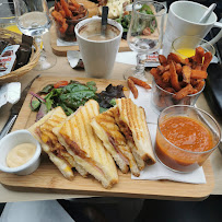 Sandwich du Restaurant brunch YoupiBrunch - Chez Gladines Les Halles - Brunch & Breakfast à Paris - n°18