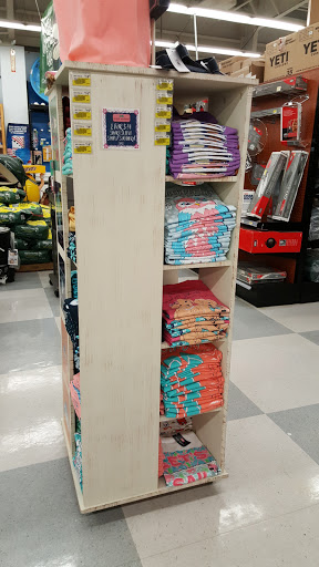 Hardware Store «Vero Beach Hardware», reviews and photos, 3555 9th St SW, Vero Beach, FL 32968, USA